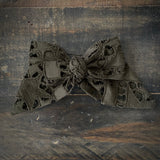Eyelet Bow, Olive Stars