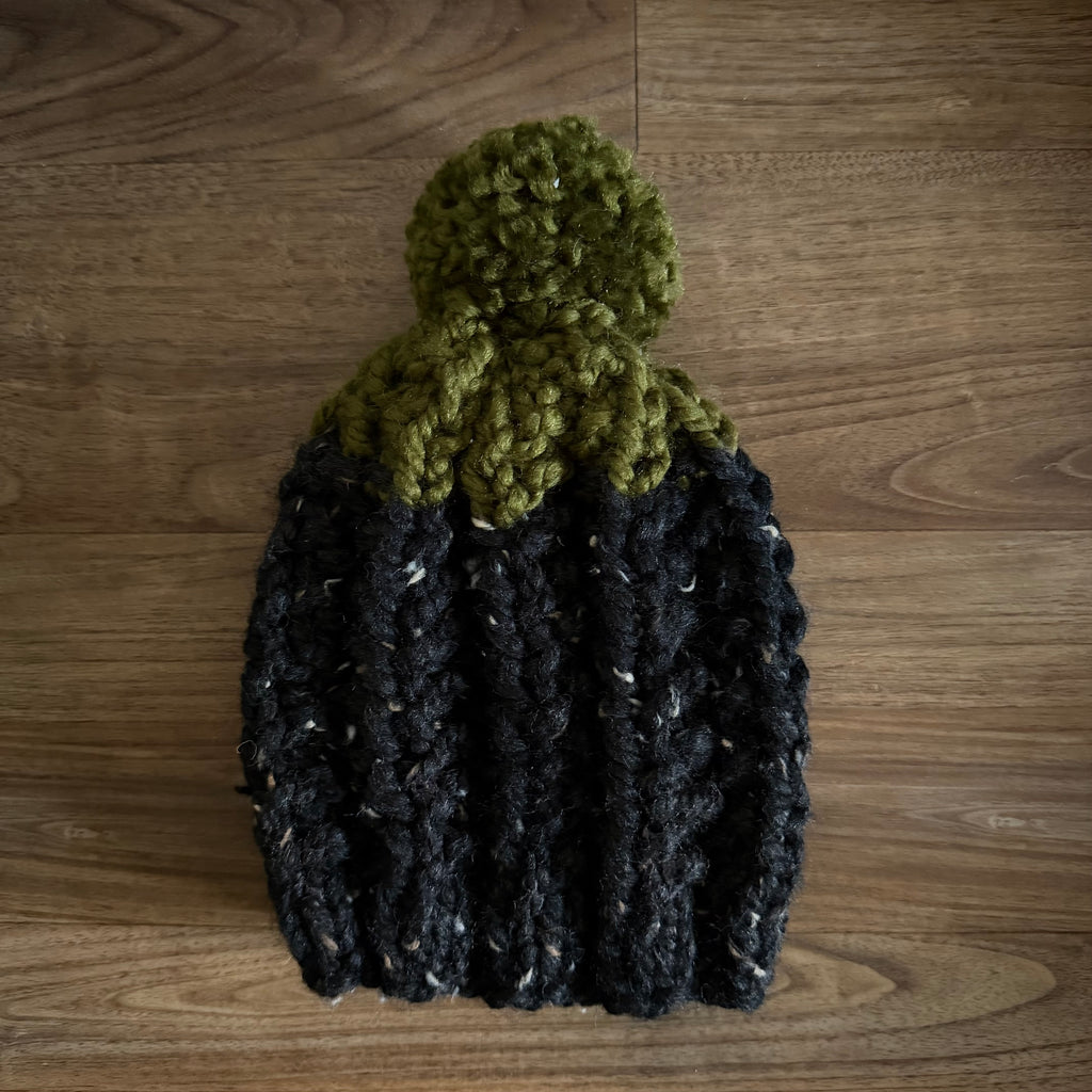 READY TO SHIP! Kids M, Colorblock Hat in Flecked Black/Moss