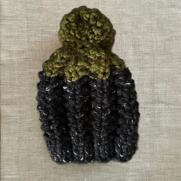 READY TO SHIP! Kids XS, Colorblock Hat in Flecked Black/Moss
